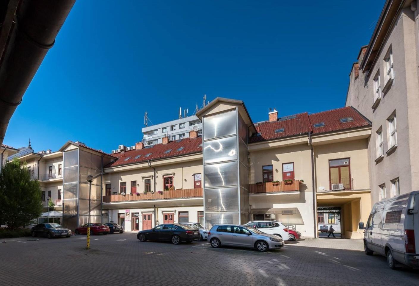 Understreet Studio With Private Parking Кошице Екстер'єр фото