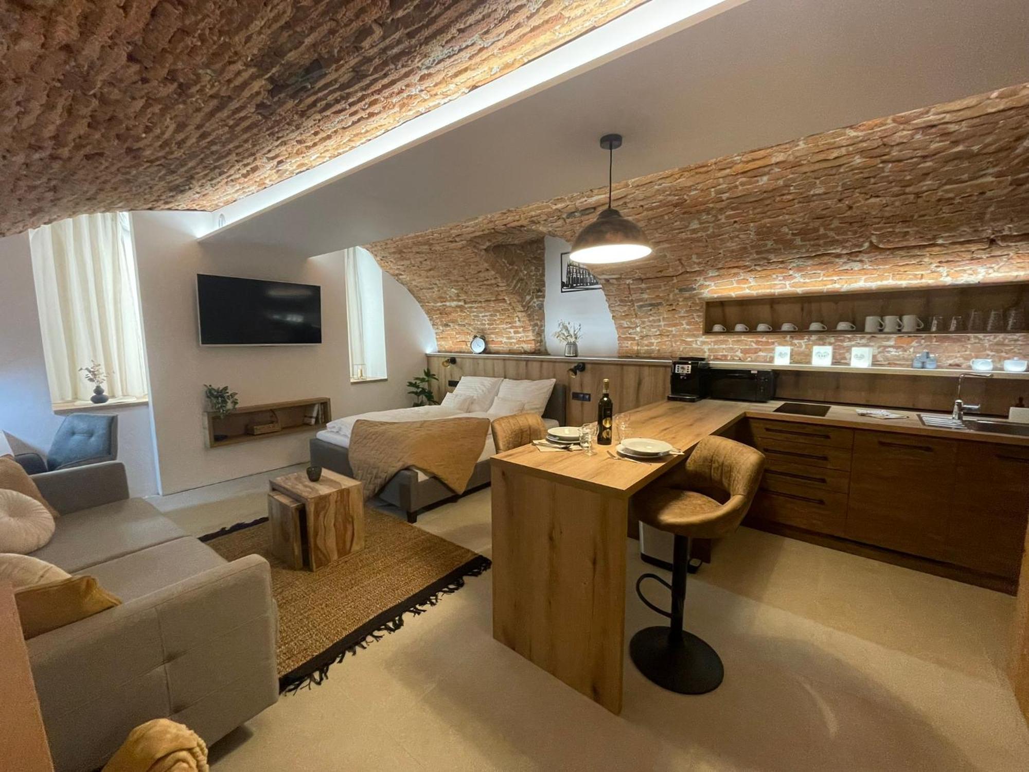Understreet Studio With Private Parking Кошице Екстер'єр фото