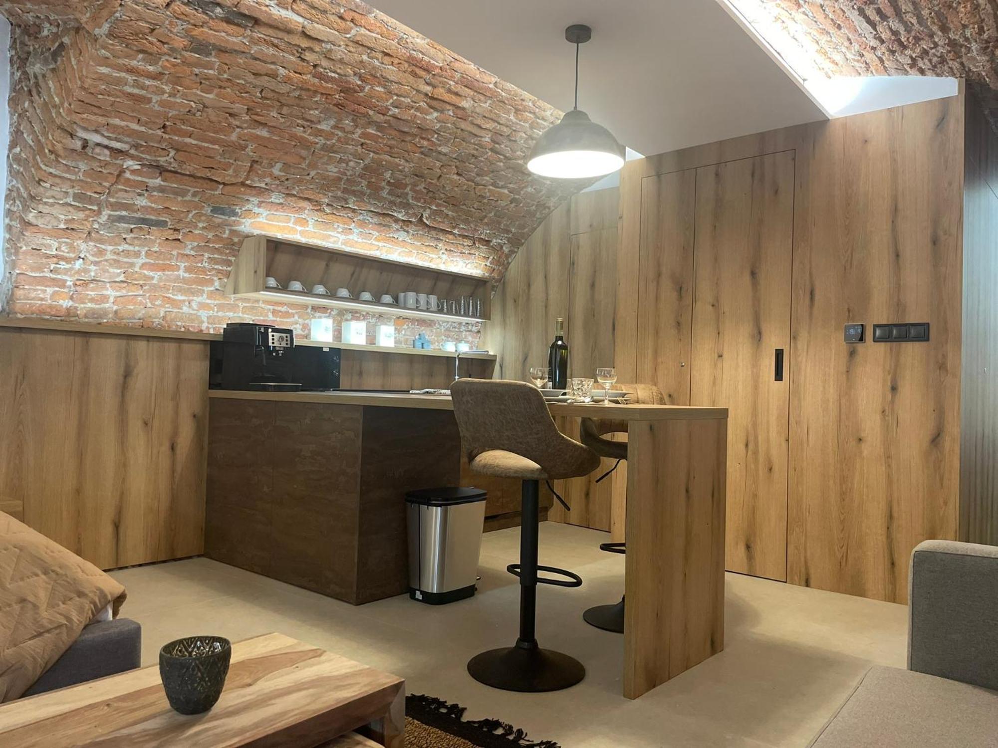 Understreet Studio With Private Parking Кошице Екстер'єр фото
